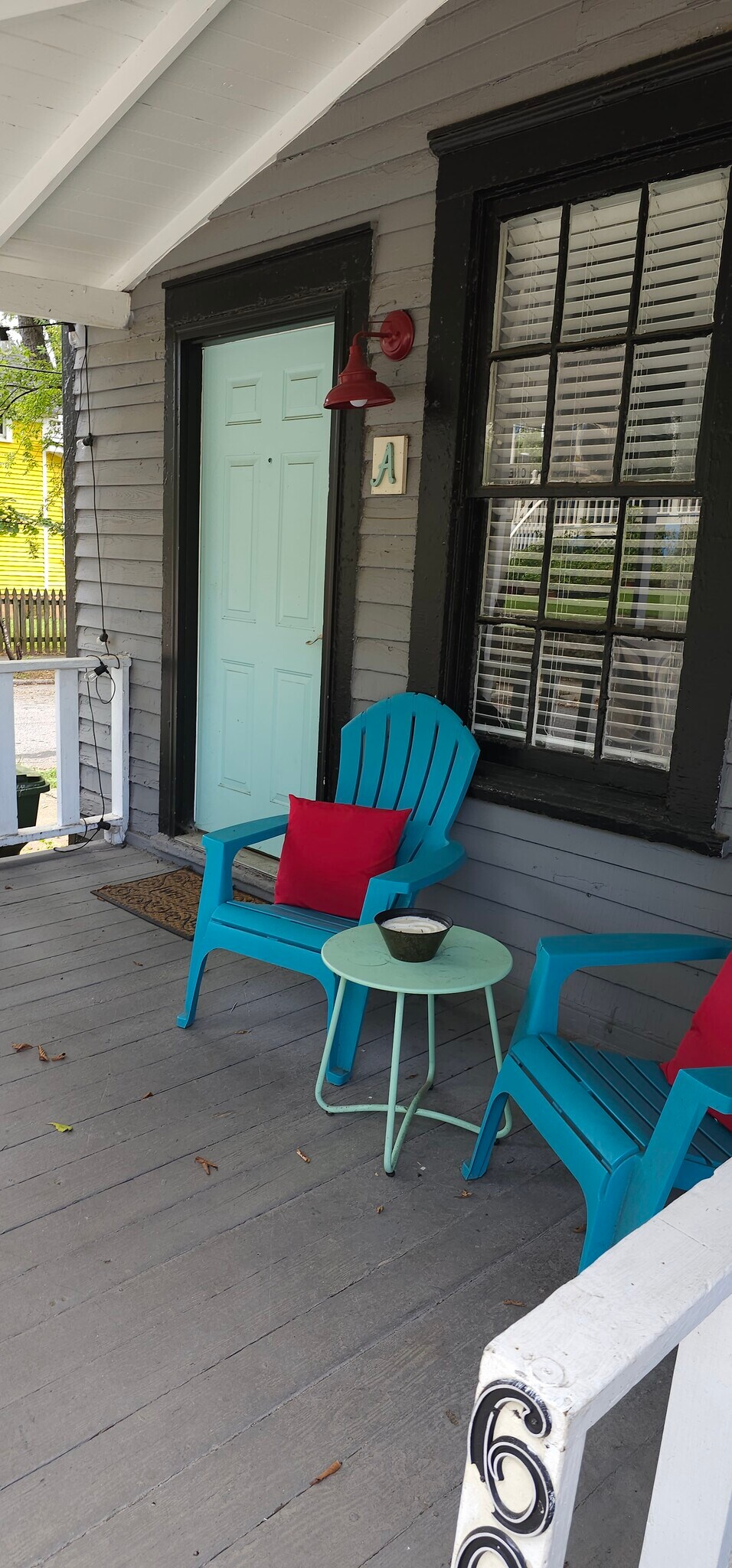 Large front porch! - 607 Gaskill St SE