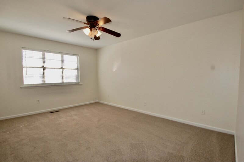 Building Photo - 937 Welch Cir