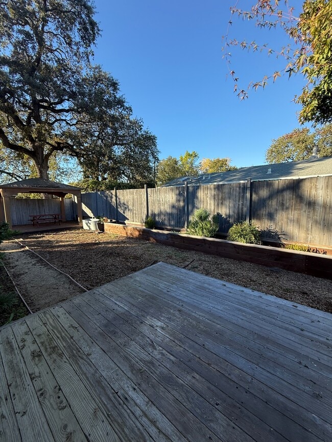 Building Photo - 770 Verano Ave