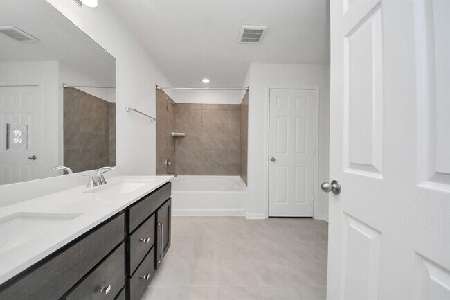 Building Photo - 4511 Kellmore Ct