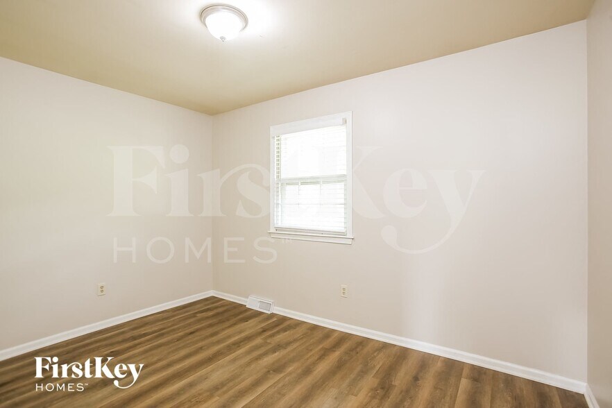 Building Photo - 1108 NE 97th St