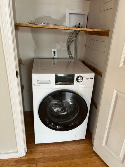 Building Photo - 6 Portland Ave