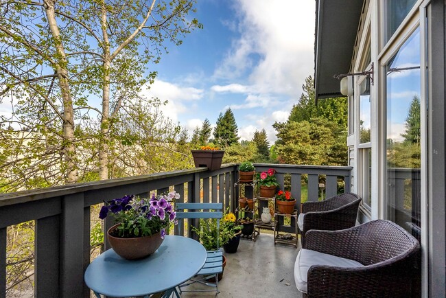 Building Photo - 2bd/1ba Seattle Condo