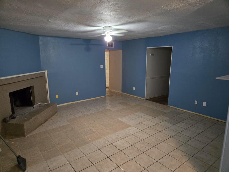 Building Photo - 1702 Novel Cir