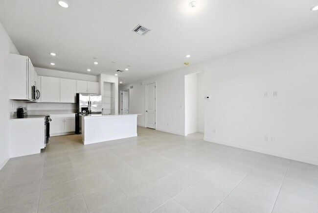 Building Photo - 3735 Harborside Ave