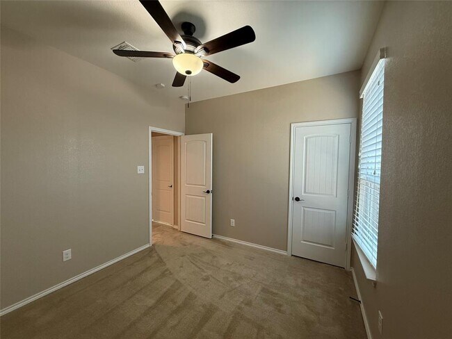 Building Photo - 334 Reunion Ln