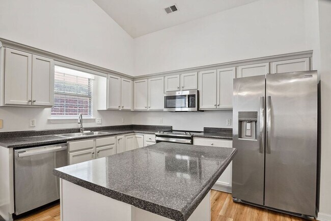Building Photo - 125 Brook Highland Cove