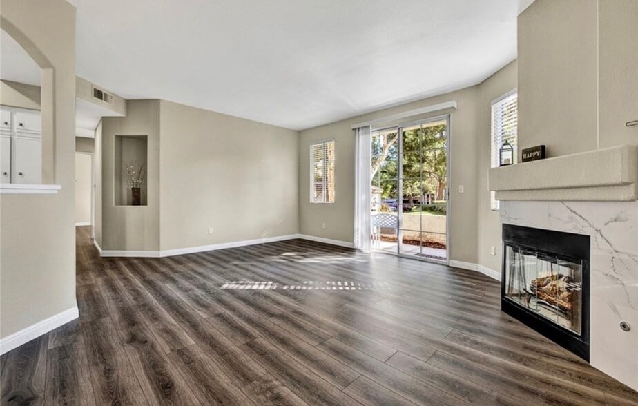 Building Photo - 8028 E Far Canyon Way