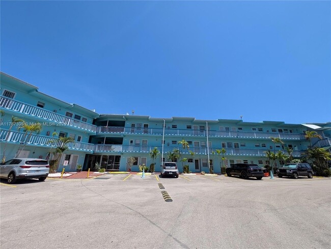 Building Photo - 1501 NE Miami Gardens Dr