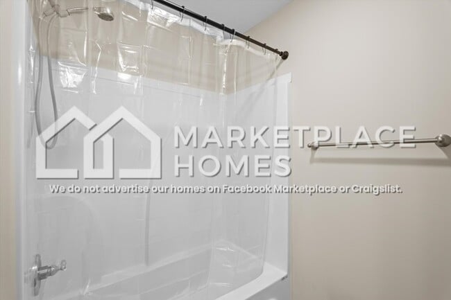 Building Photo - 128 Downsbury Rd