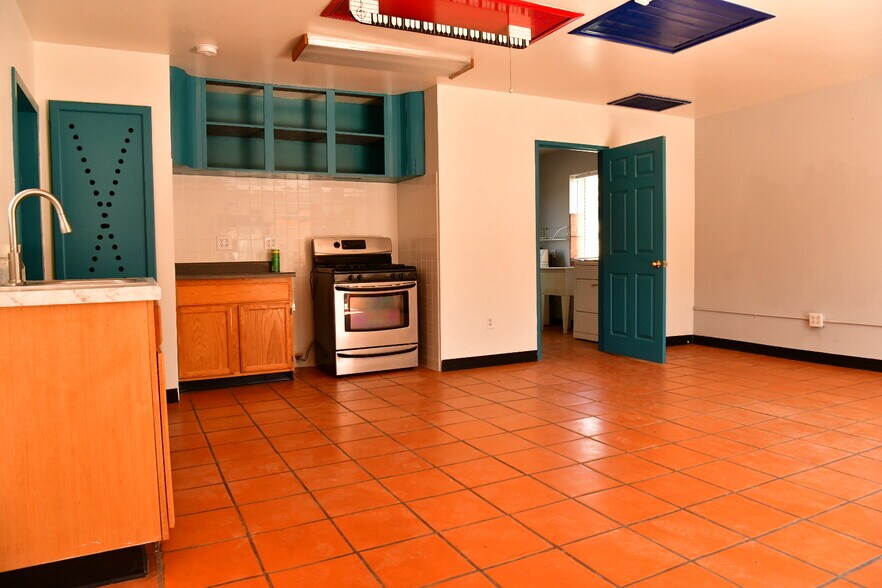 Building Photo - 1175 Cypress Ave