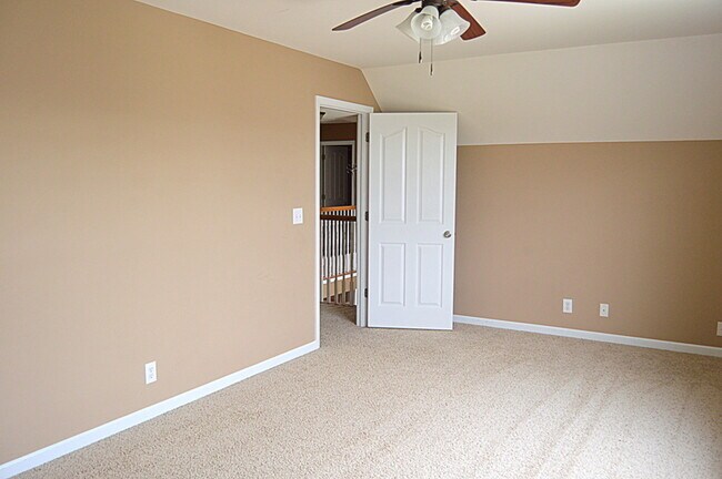 Building Photo - Three Bedroom with Bonus Room in Arbour Green South!