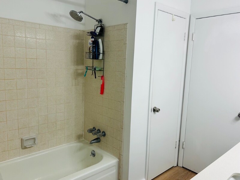 Building Photo - 8827 Pinion Ln