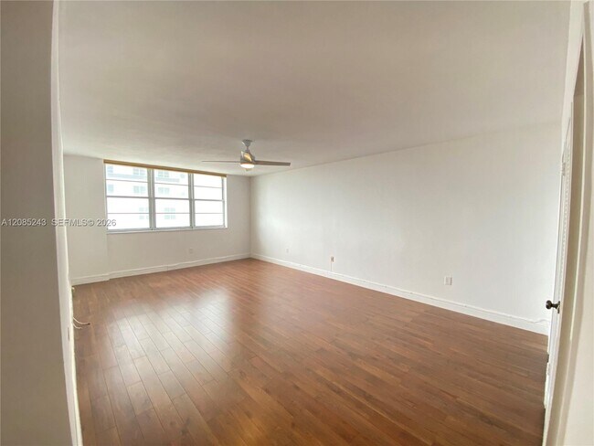 Building Photo - 5825 Collins Ave