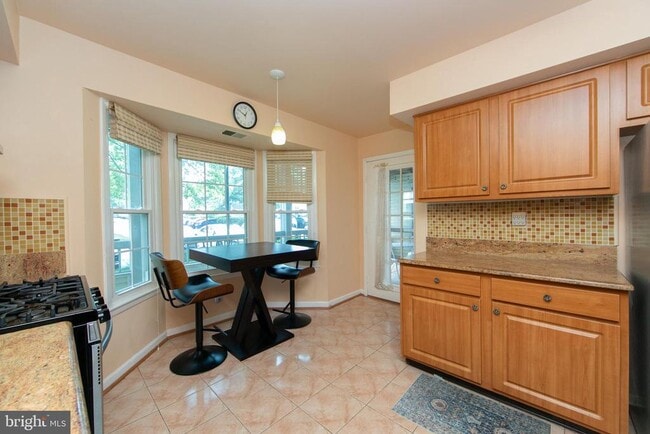 Building Photo - 115 Cascade Ct
