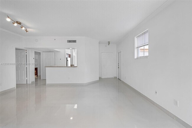 Building Photo - 3125 NE 184th St