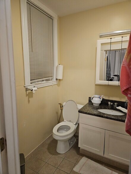 Building Photo - 4354 Washington St