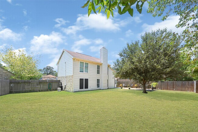 Building Photo - 8031 Summer Pl Dr