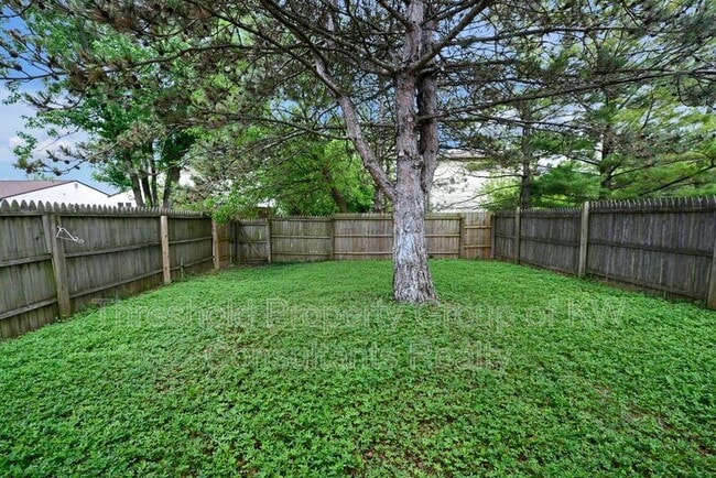 Building Photo - 5809-5811 Pepperwood Court