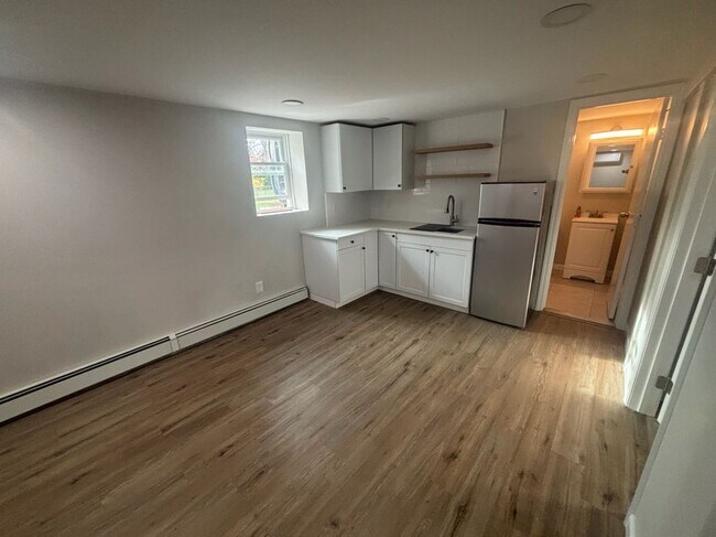 Building Photo - 1159 Joselson Ave