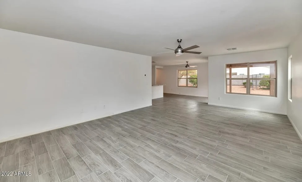 Building Photo - 9208 W Coolidge St