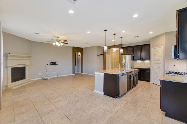 Building Photo - 18226 Russett Green Dr