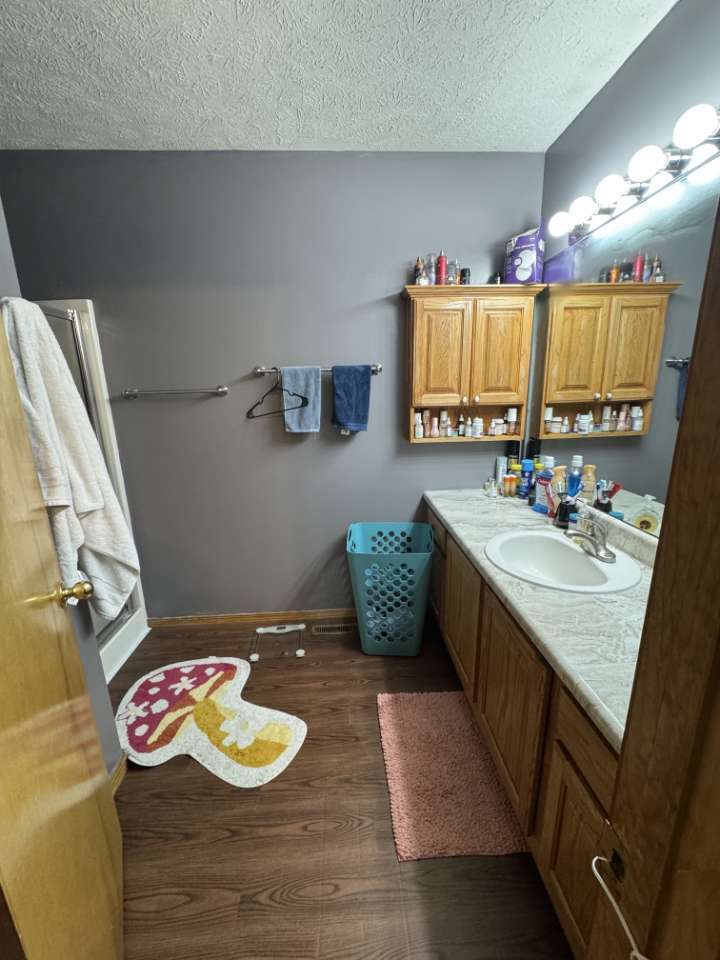 Building Photo - 2571 N West Ave