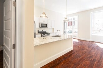 Building Photo - 1912 Washington St