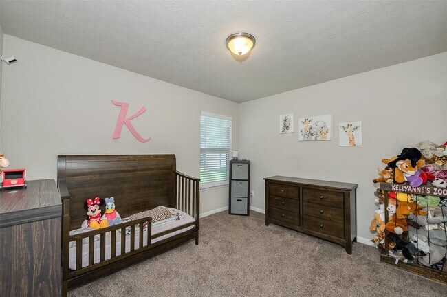 Building Photo - 2125 Stubbs Dr