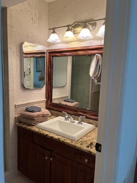Building Photo - 823 Meadowland Dr