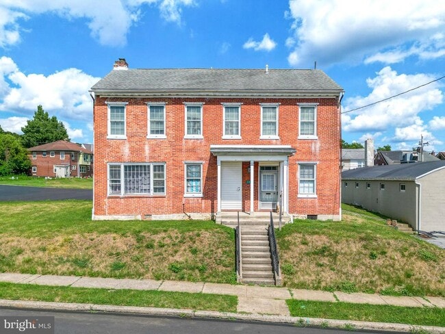 Building Photo - 1530 New Holland Rd