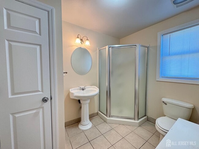 Building Photo - 150 George St