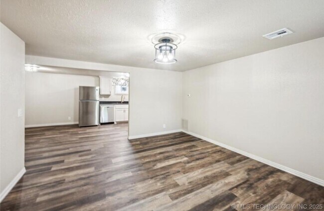 Building Photo - 306 Short St