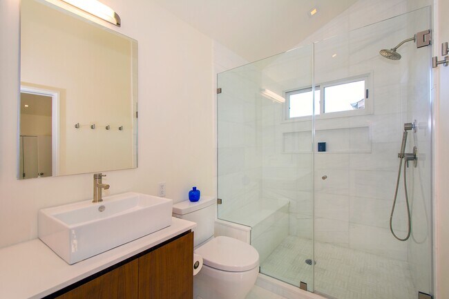 Building Photo - 80 Cliff Dr