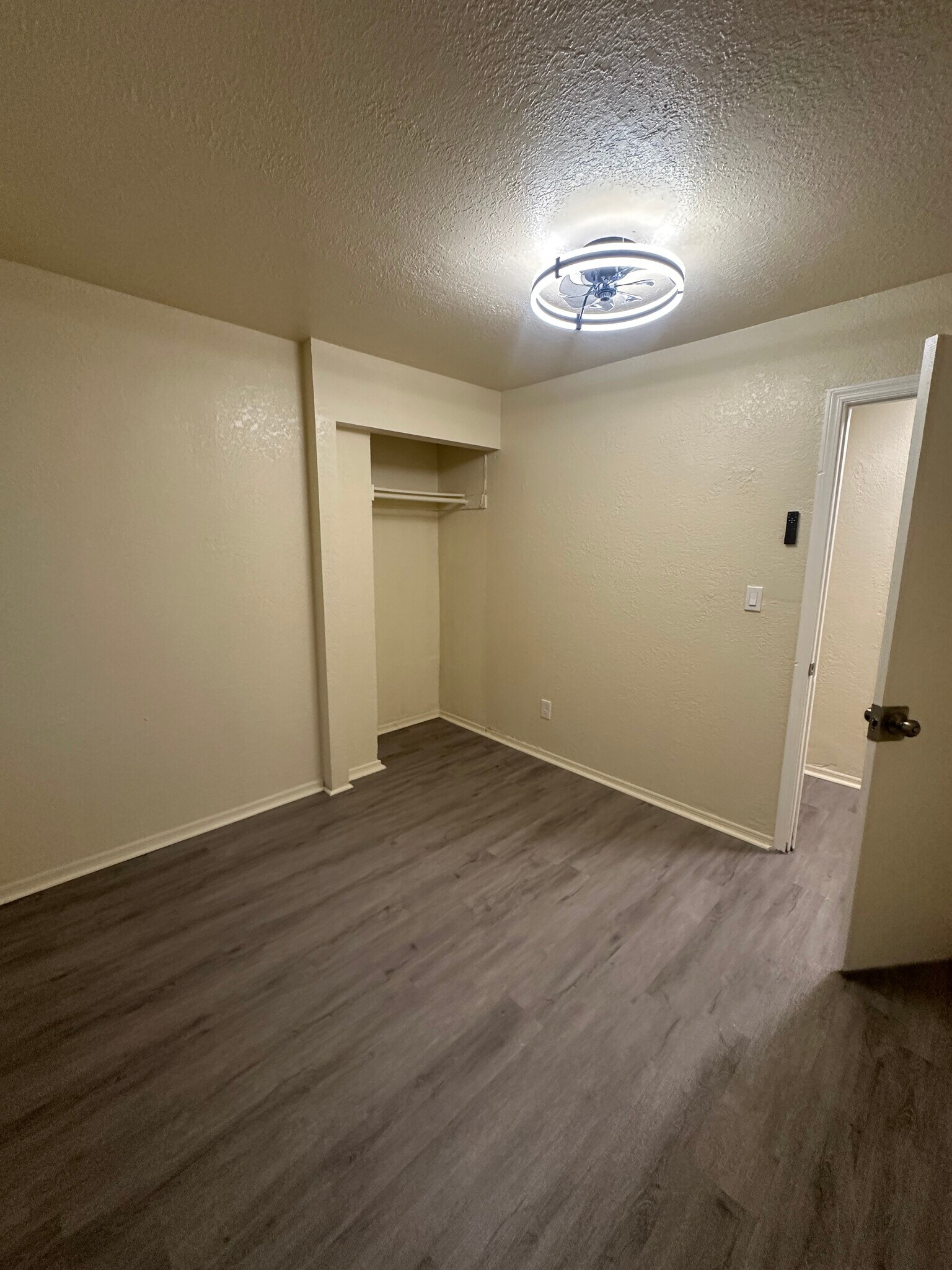 Building Photo - 12414 S Willowbrook Ave