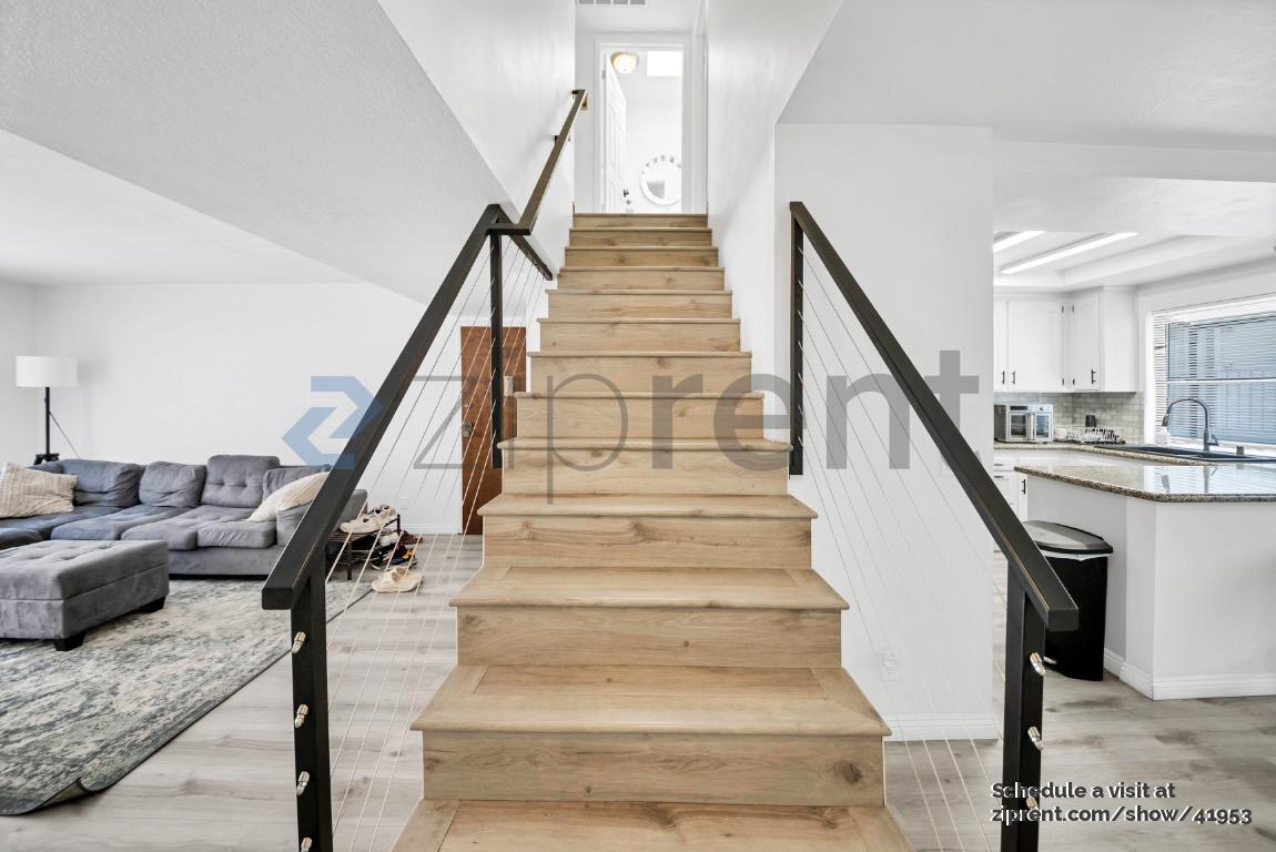 Building Photo - 11274 Morrison St