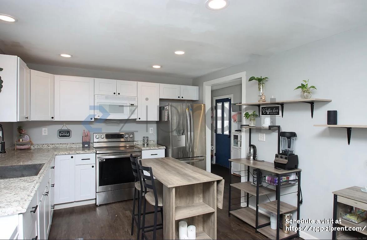 Building Photo - 58 Litchfield St