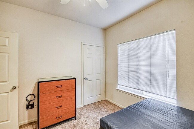 Building Photo - 2200 Classen Blvd