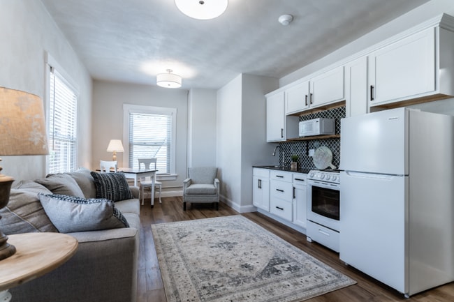 Building Photo - 101 N Rose St