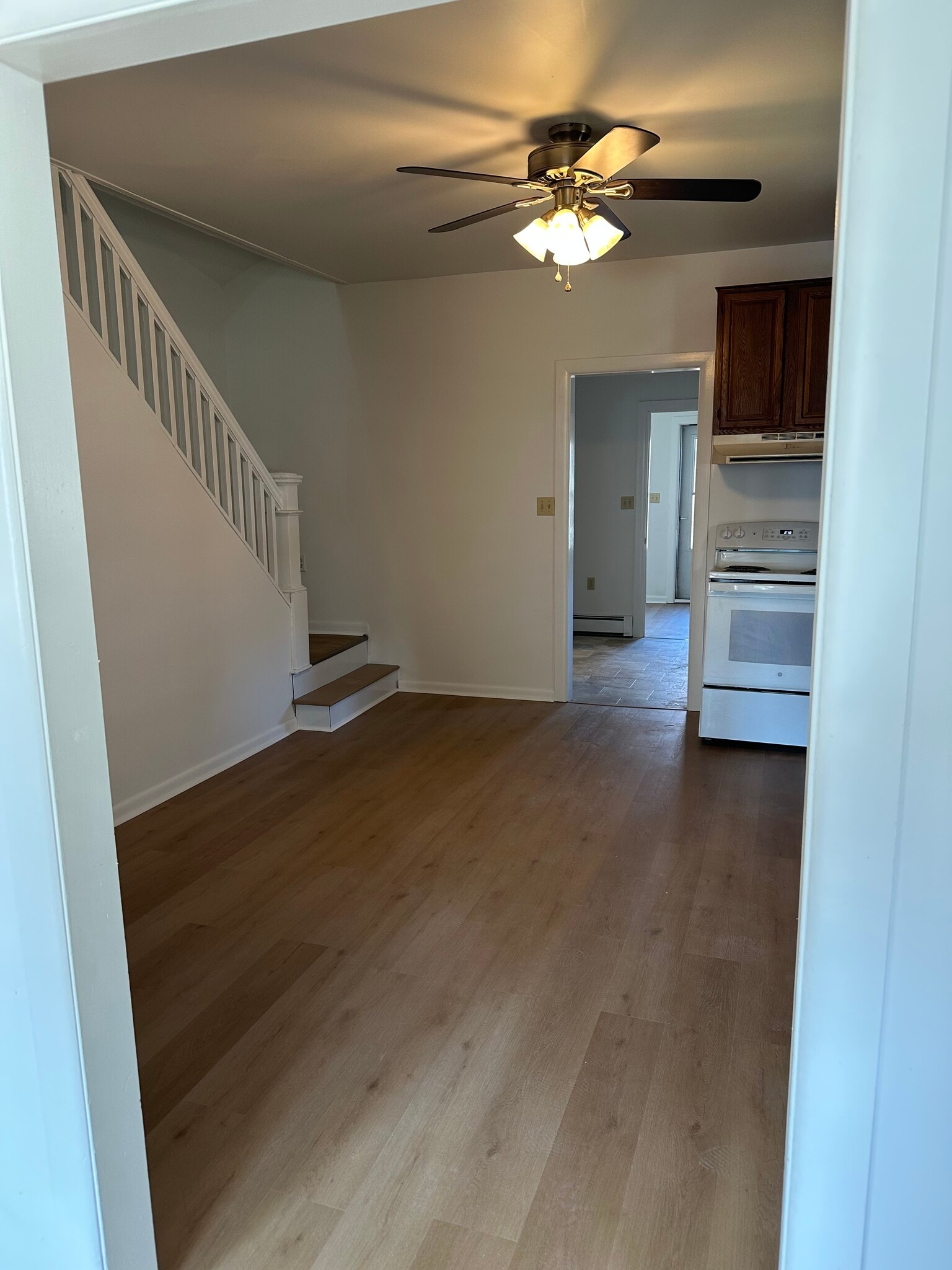 Building Photo - 1344 Newport Rd