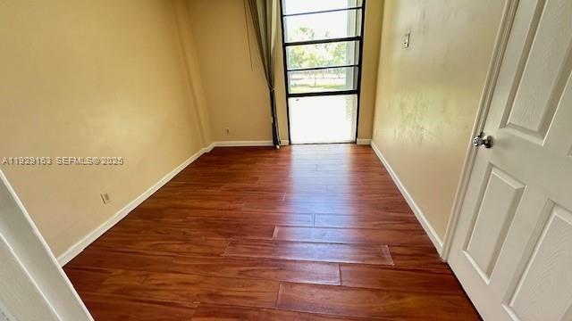 Building Photo - 3401 N Country Club Dr