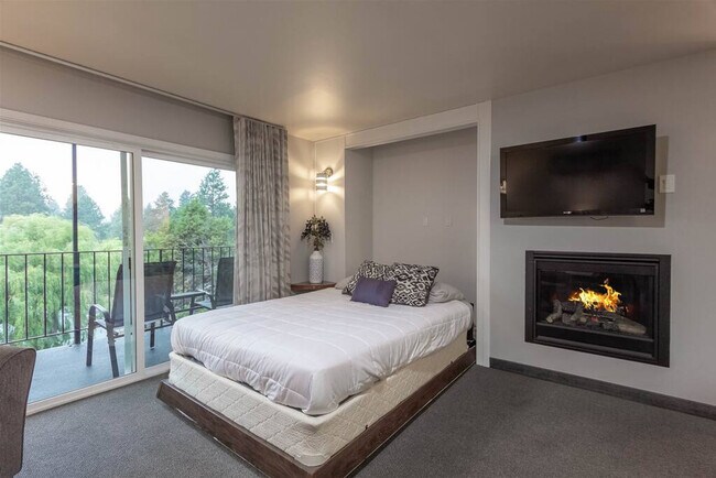 Building Photo - 6103 NW Harriman St