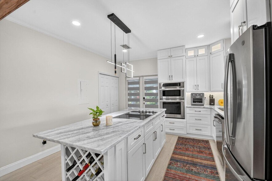 Building Photo - 1511 S Palmway