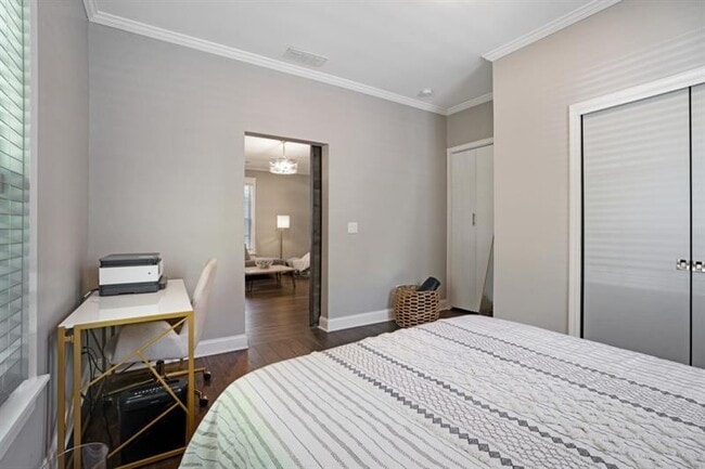 Building Photo - 1272 Oakland Terrace SW