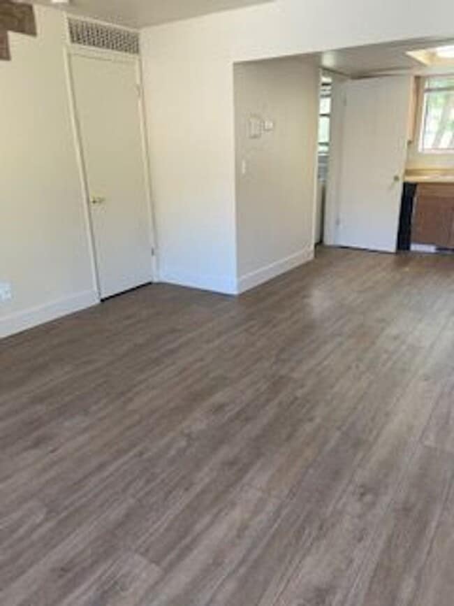 Building Photo - 3627 Gypsum Rd