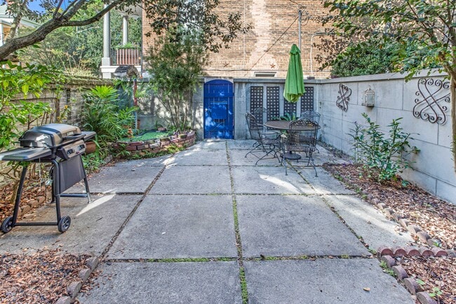 Building Photo - 418 E Taylor St