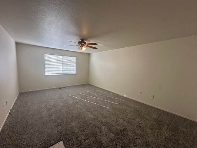 Building Photo - 3-Bedroom Home for Rent