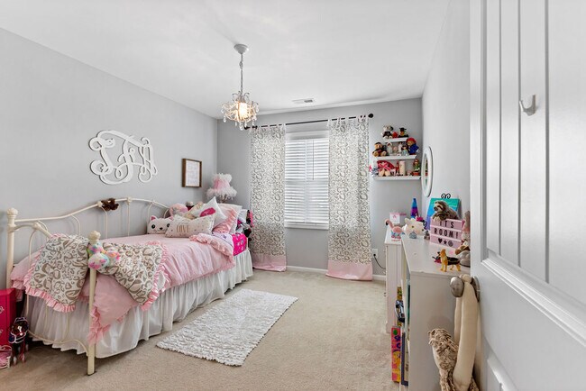 Building Photo - 135 Regatta Way