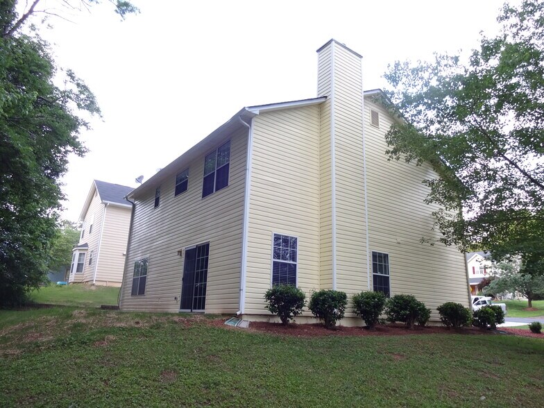 Building Photo - 650 Walnut Creek Dr NW