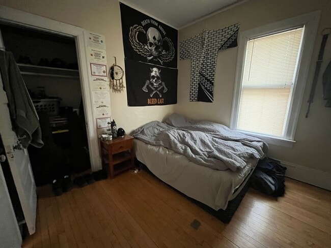 Building Photo - 2614 N Prospect Ave